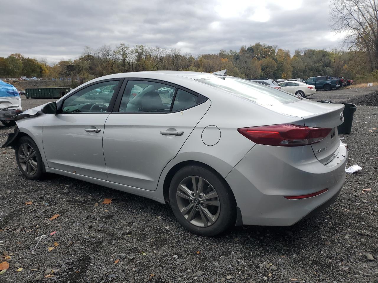 2018 Hyundai Elantra Sel - Фото 2