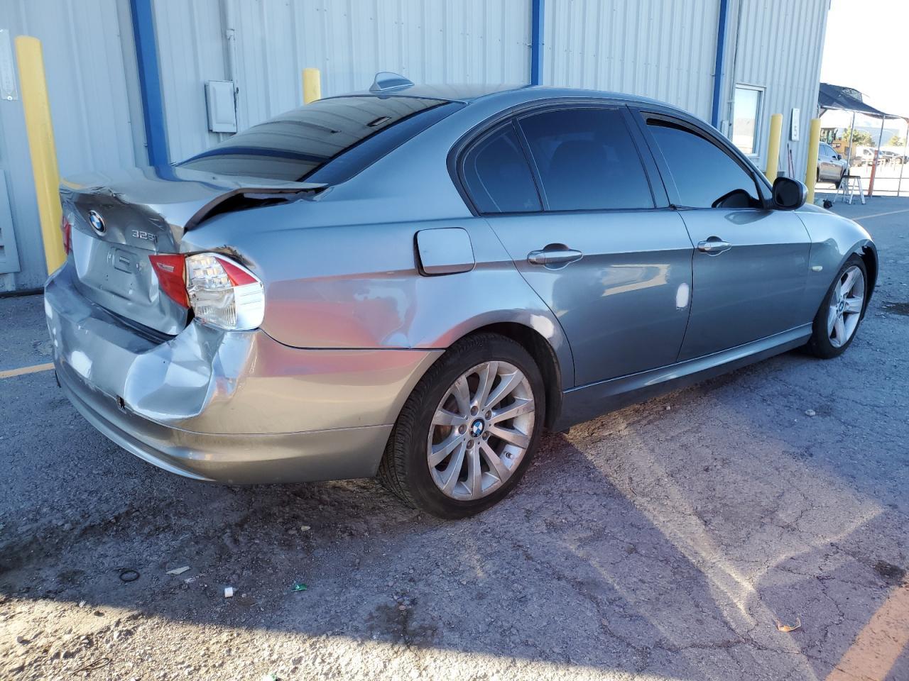 2011 BMW 328 Xi Sulev - Image 3