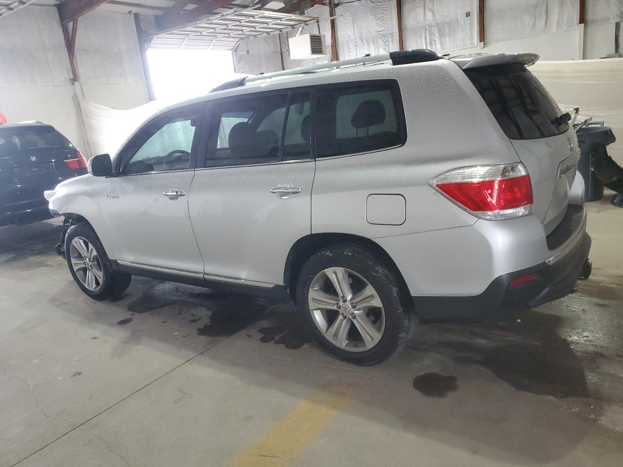 2012 Toyota Highlander Limited - Image 2