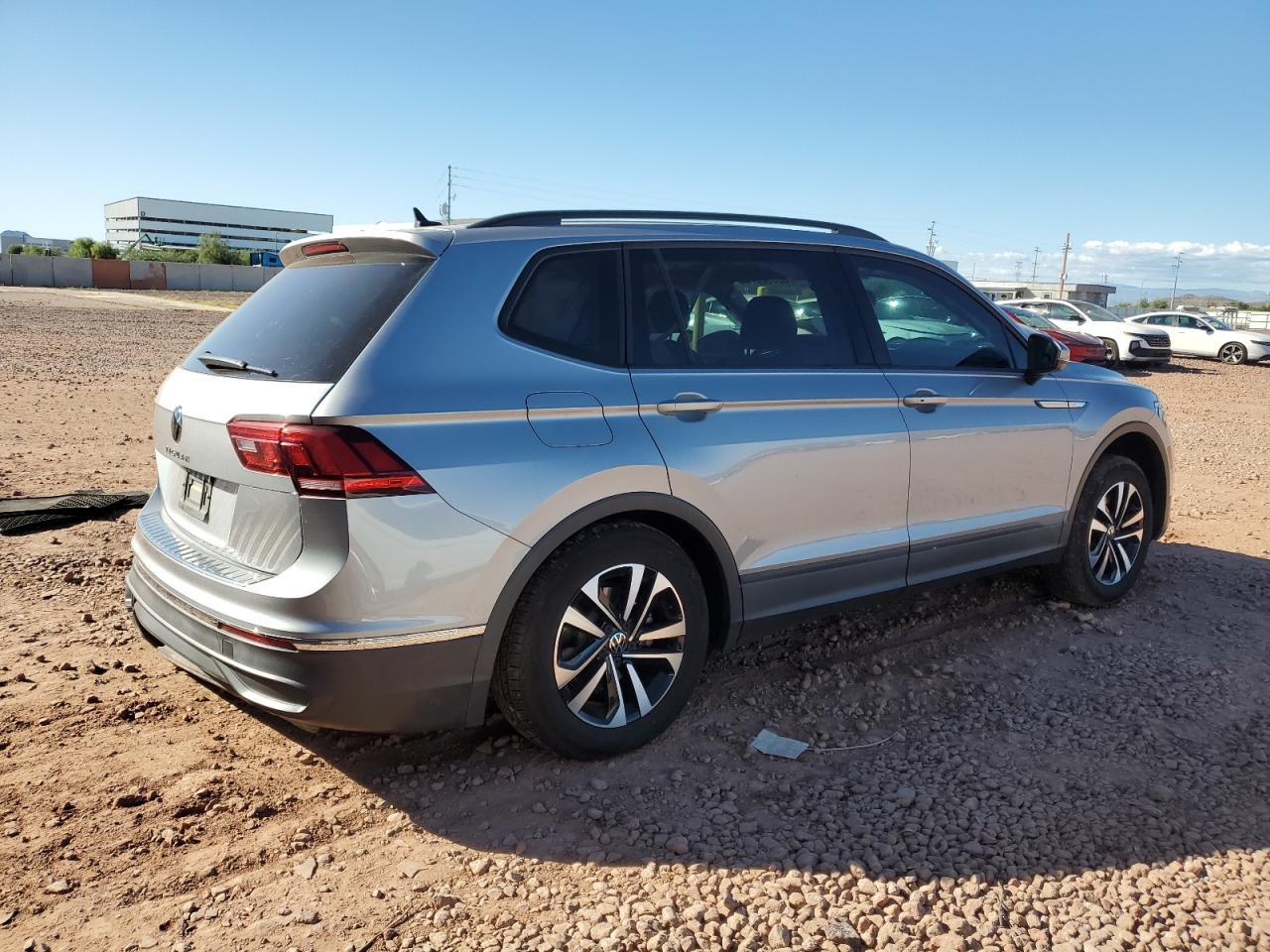 2022 Volkswagen Tiguan S - Фото 3