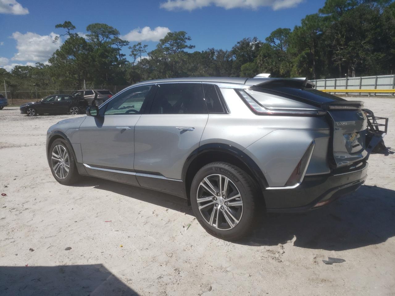 2025 Cadillac Lyriq Luxury - Image 2