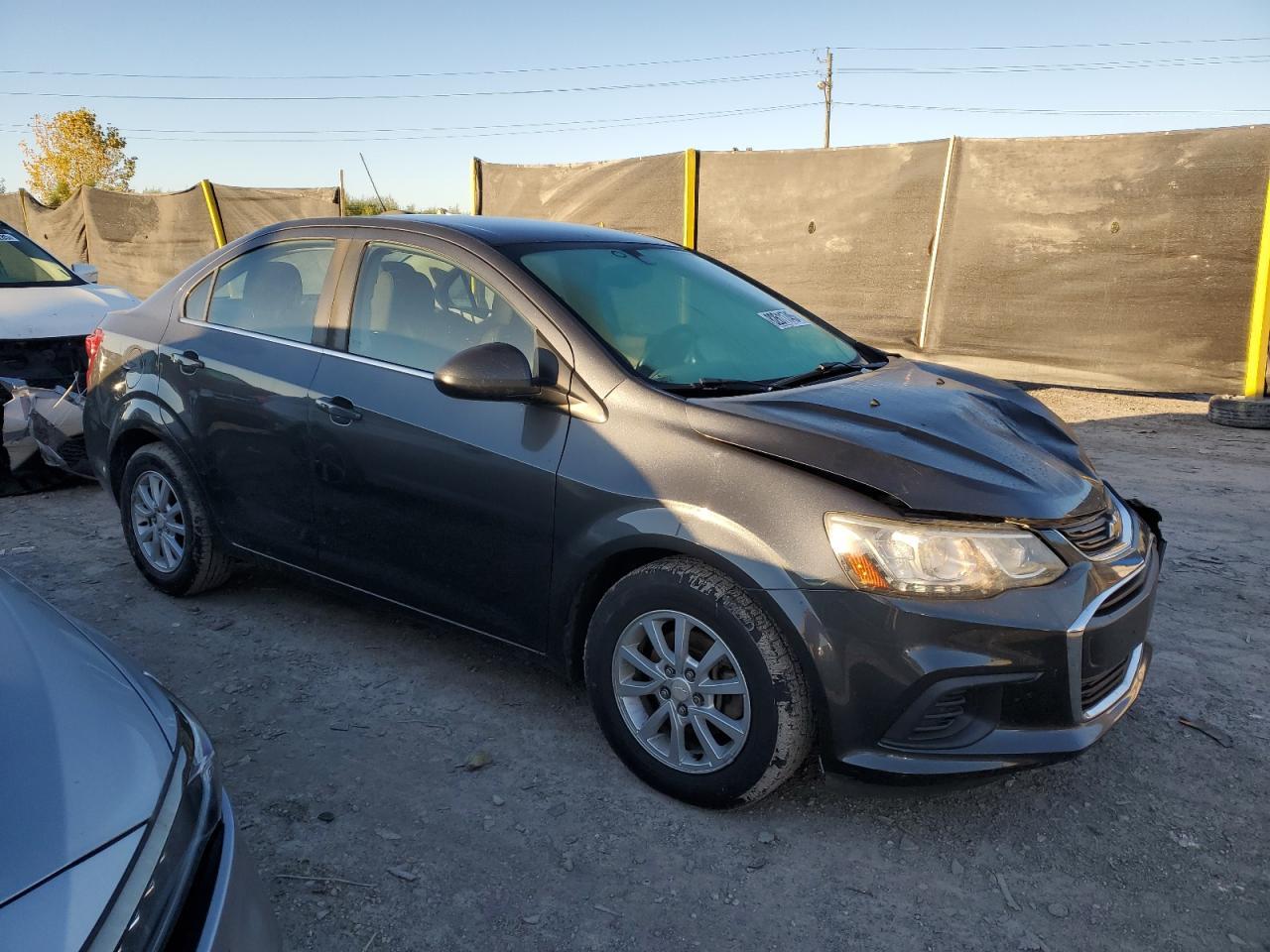 2017 Chevrolet Sonic Lt - Фото 4