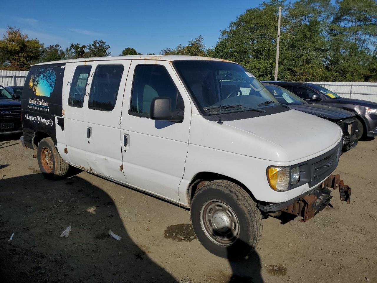 2005 Ford Econoline E150 Van - Image 4