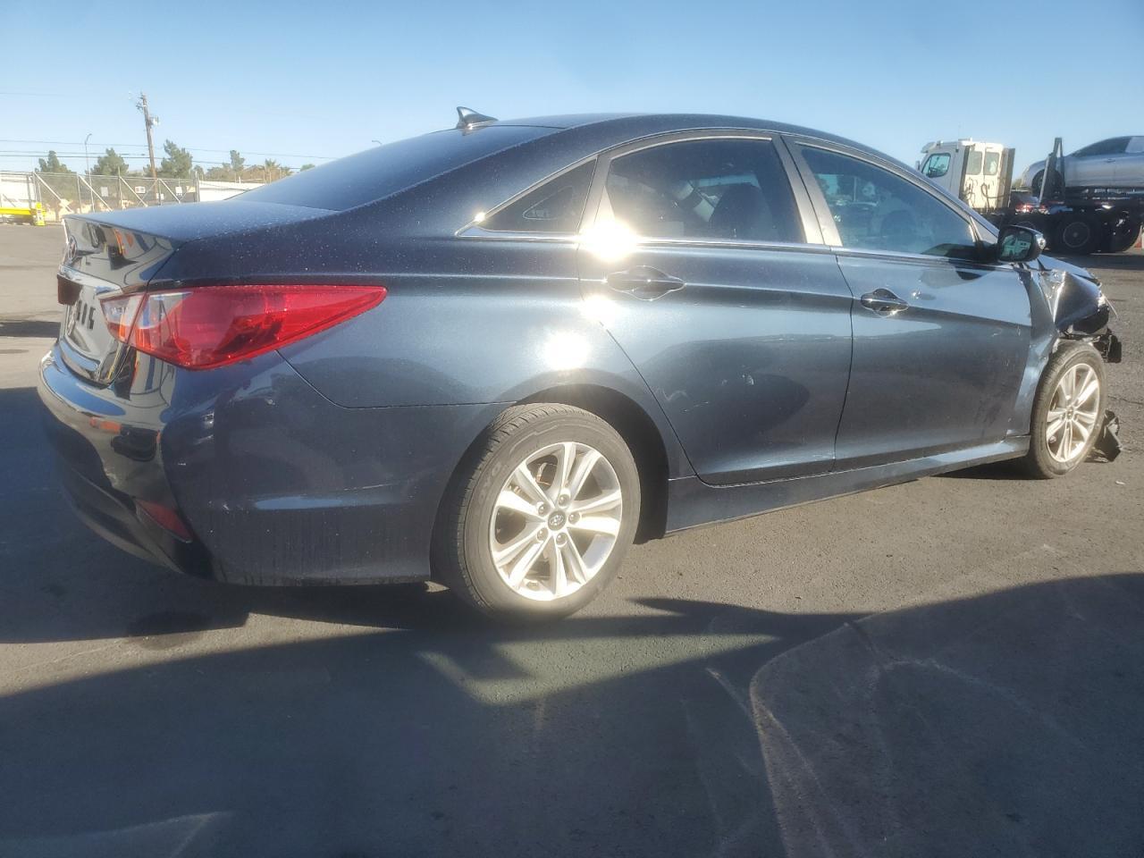 2014 Hyundai Sonata Gls - Image 3