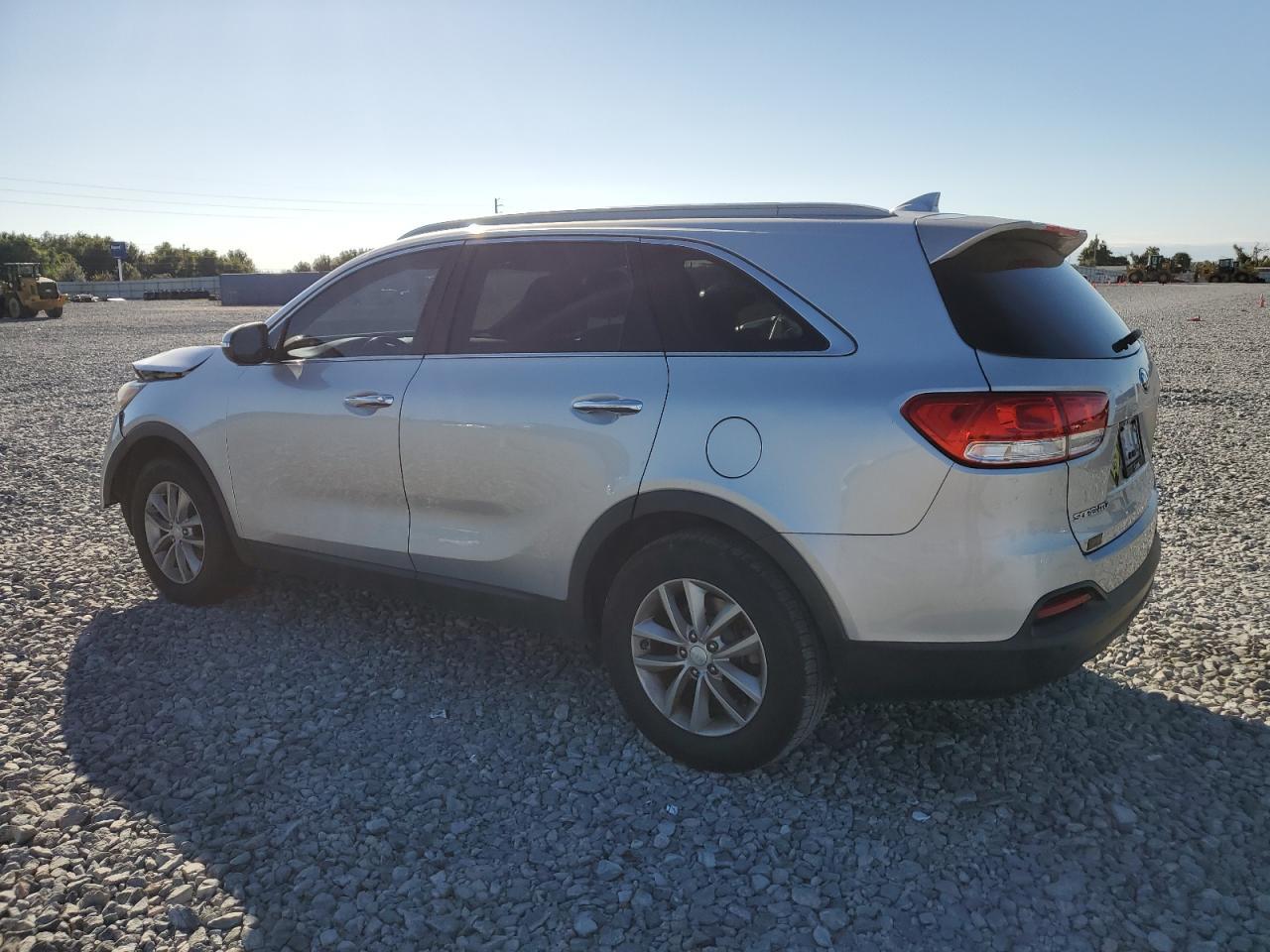 2016 Kia Sorento Lx - Image 2