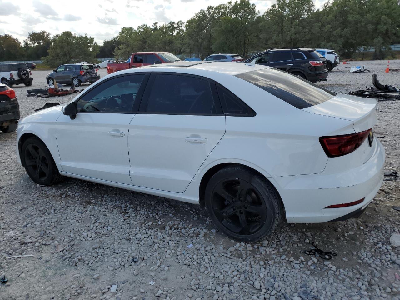 2018 Audi A3 Premium - Фото 2
