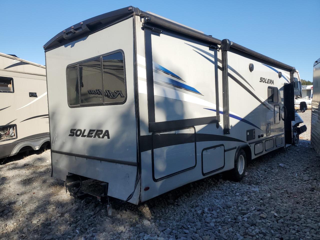 2023 Ford Econoline E450 Super Duty Cutaway Van - Image 4