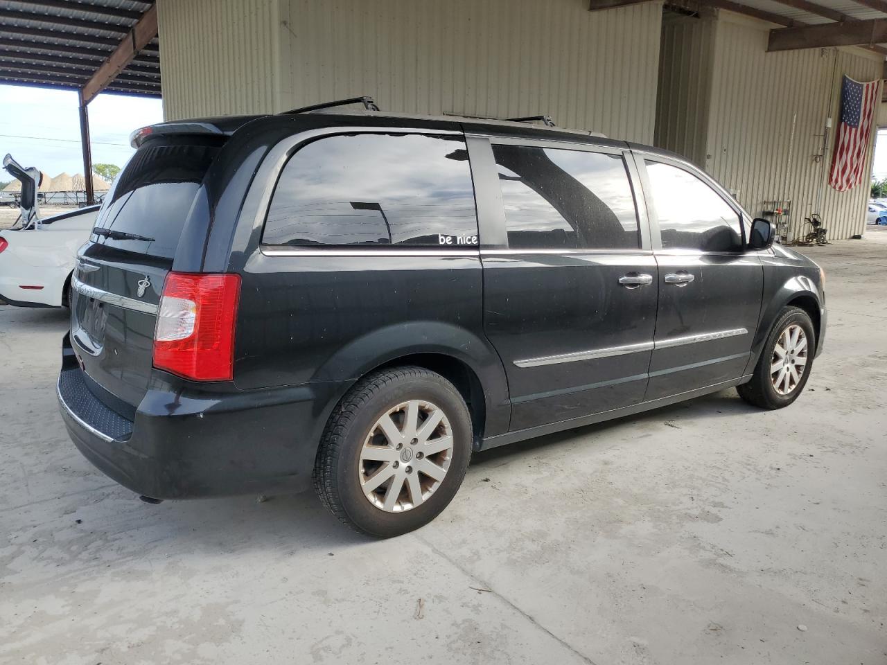 2015 Chrysler Town & Country Touring - Image 3