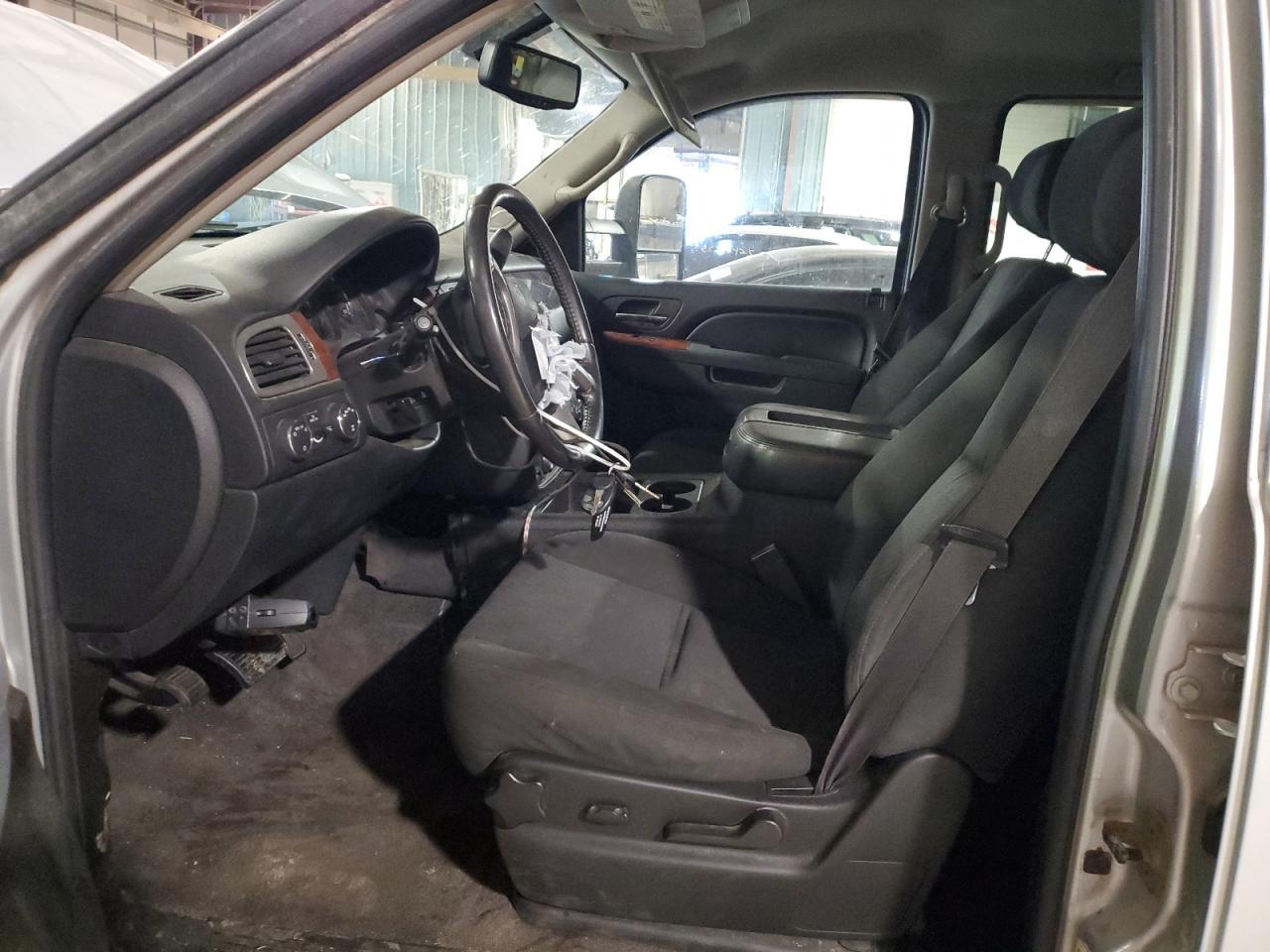 2011 Chevrolet Suburban K1500 Ls - Фото 7