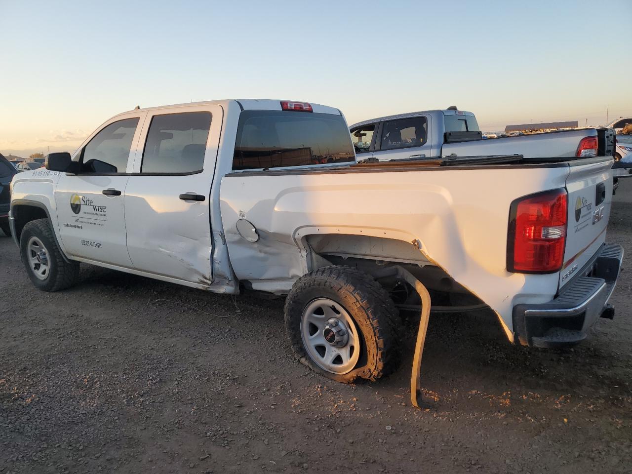 2017 GMC Sierra K1500 - Фото 2