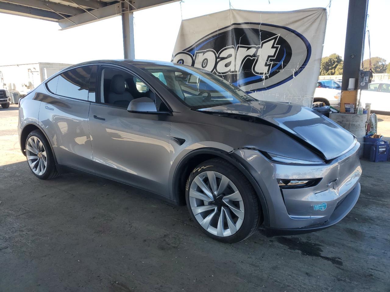 2026 Tesla Model Y - Image 4