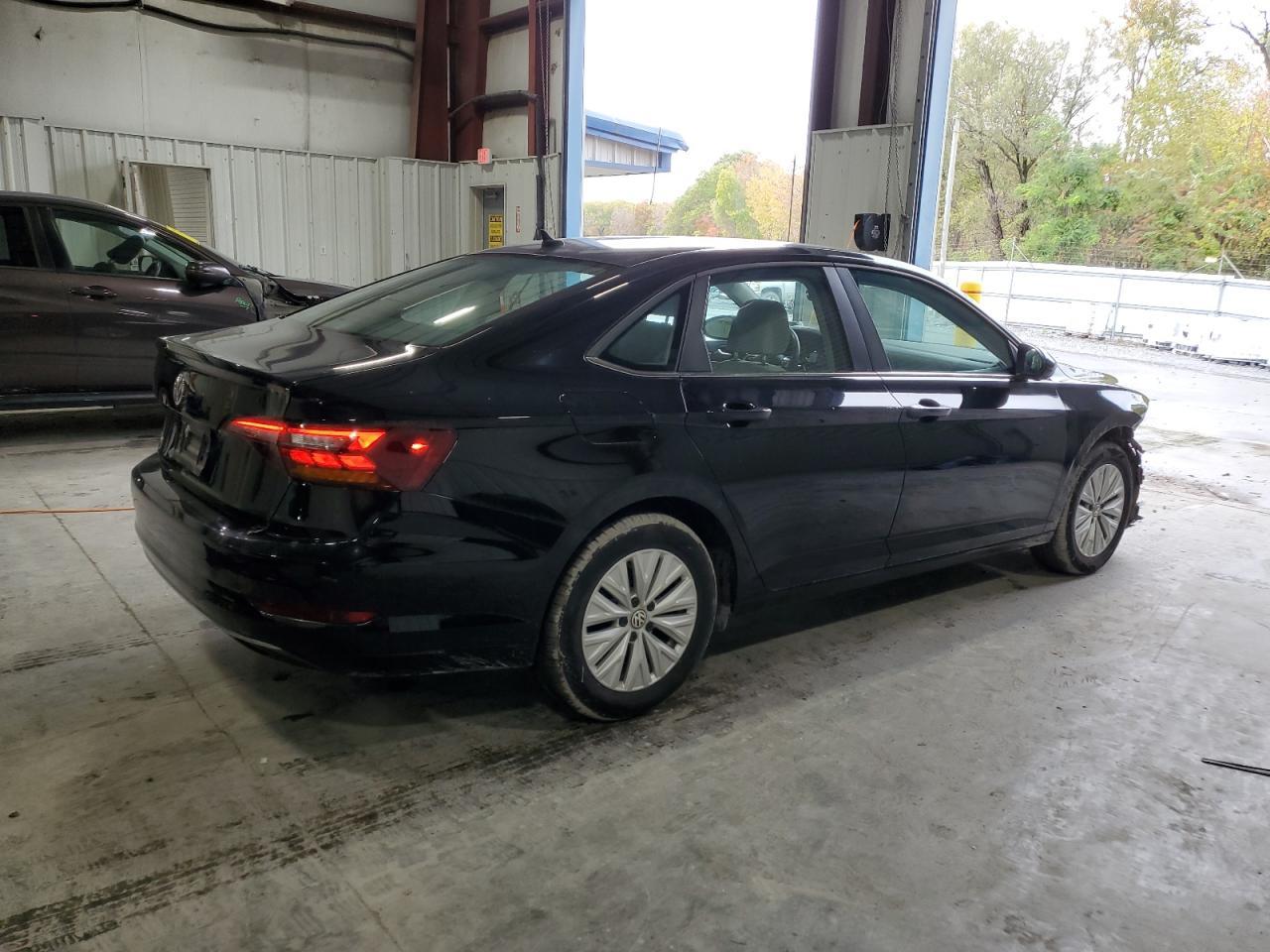 2019 Volkswagen Jetta S - Фото 3