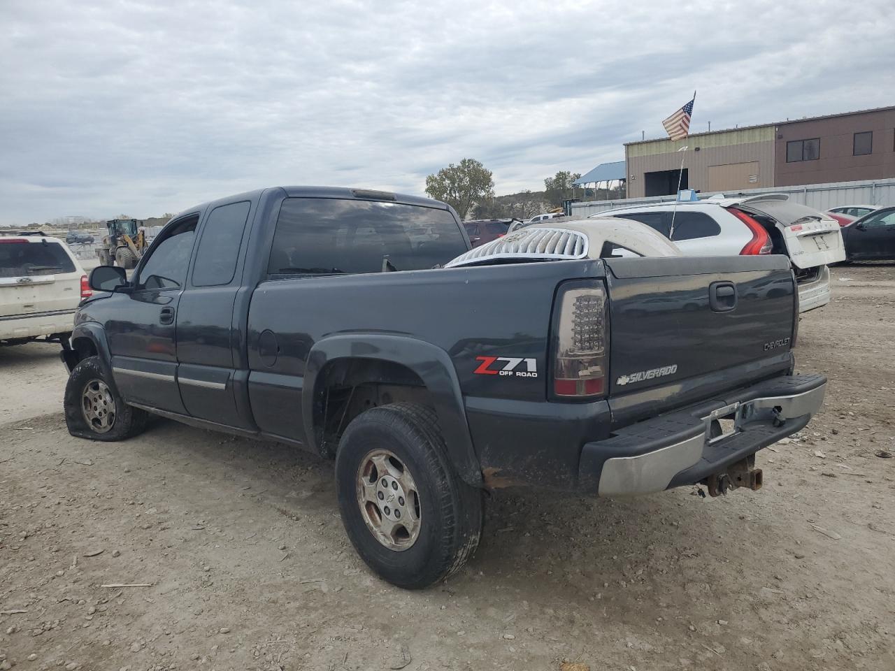 2004 Chevrolet Silverado K1500 - Фото 2