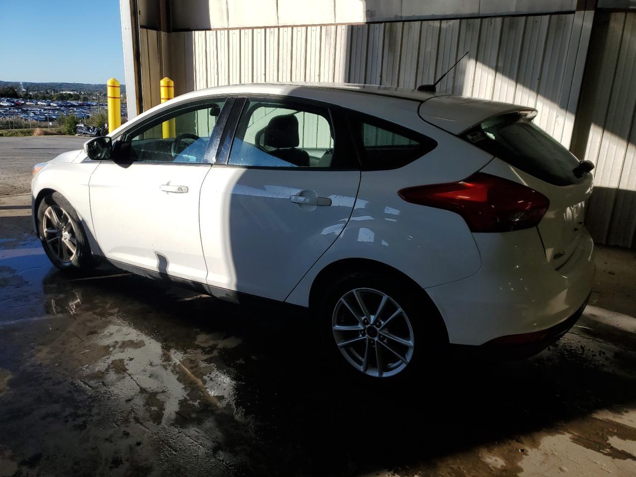 2017 Ford Focus Se - Image 2