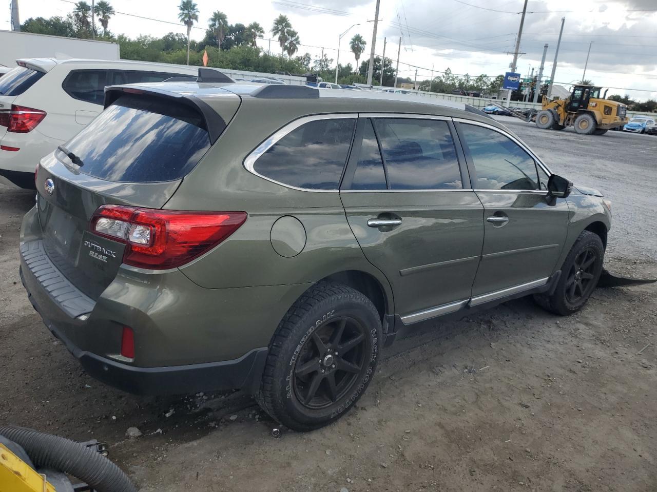 2017 Subaru Outback Touring - Image 3