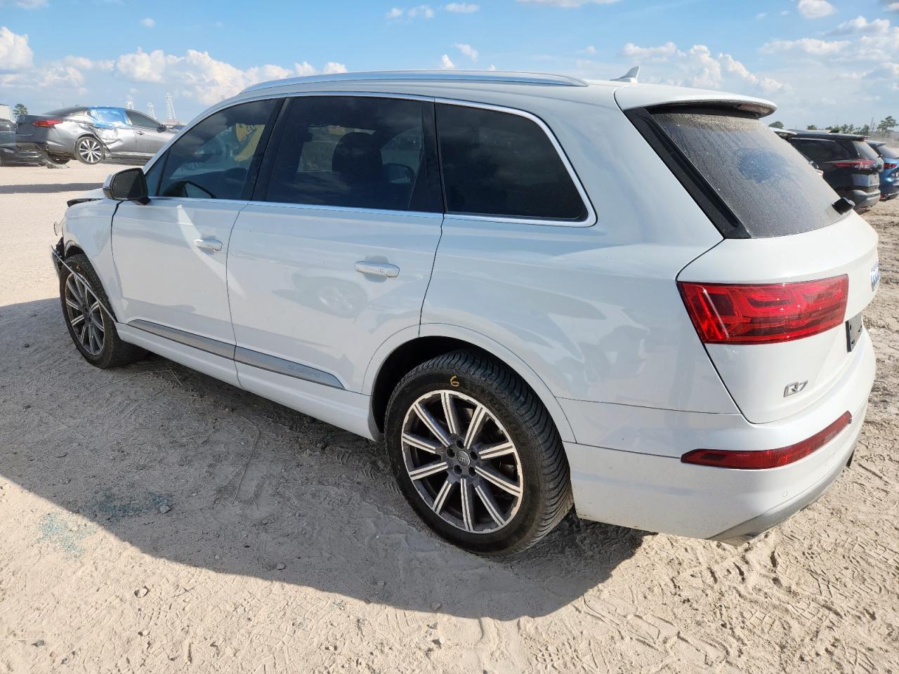 2017 Audi Q7 Premium Plus - Фото 2
