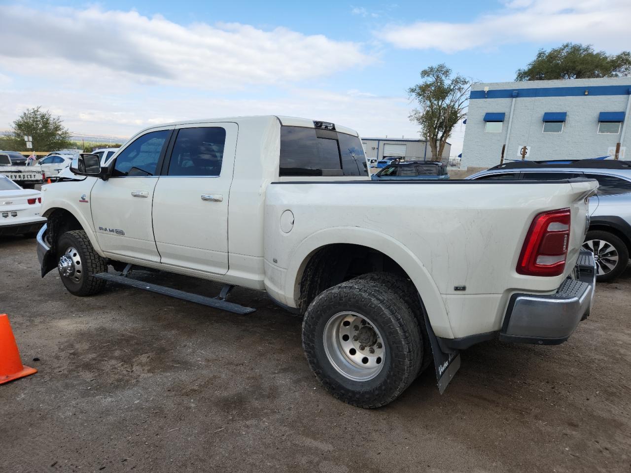 2022 Ram 3500 Longhorn - Фото 2