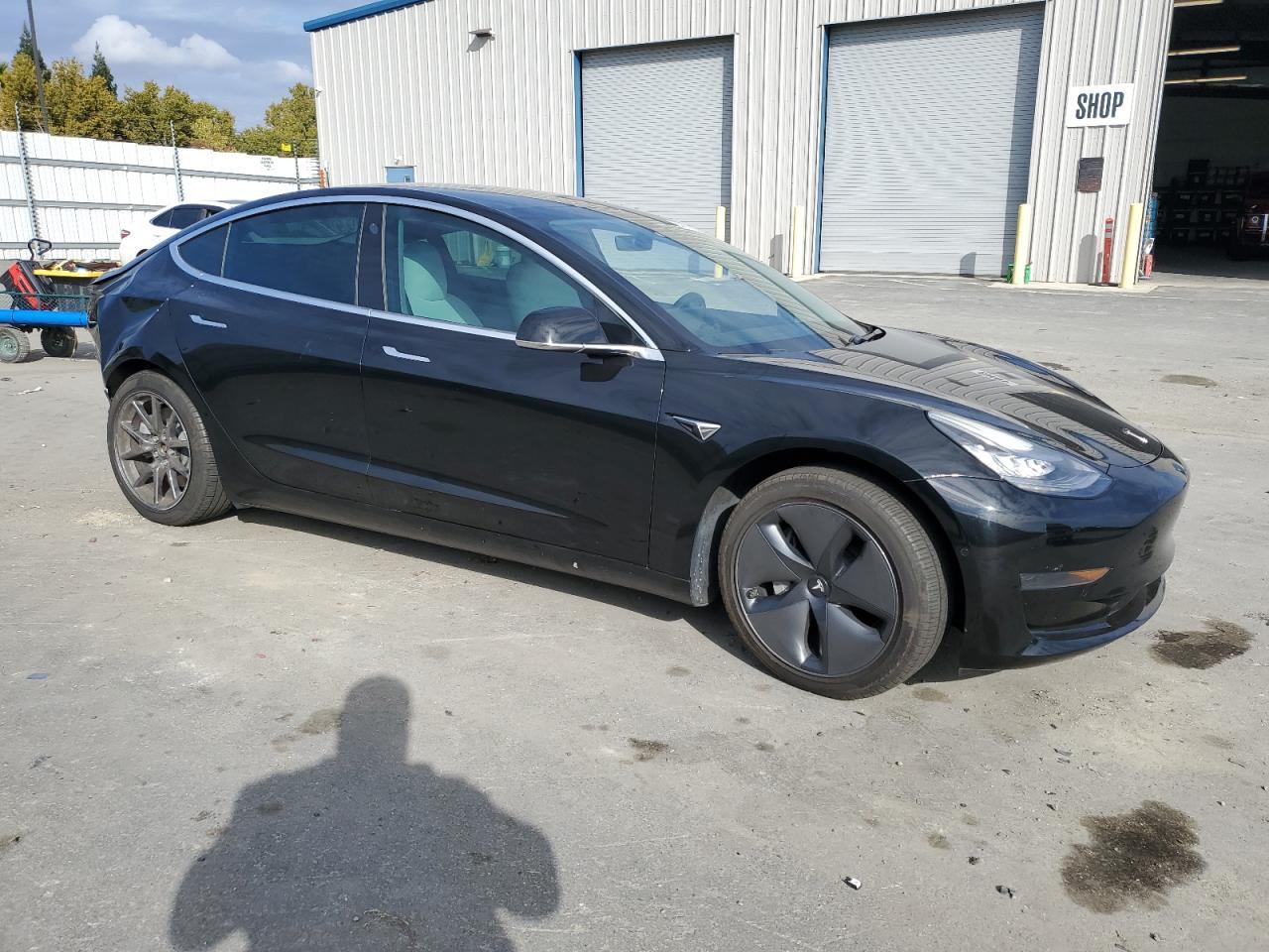 2020 Tesla Model 3 - Фото 4
