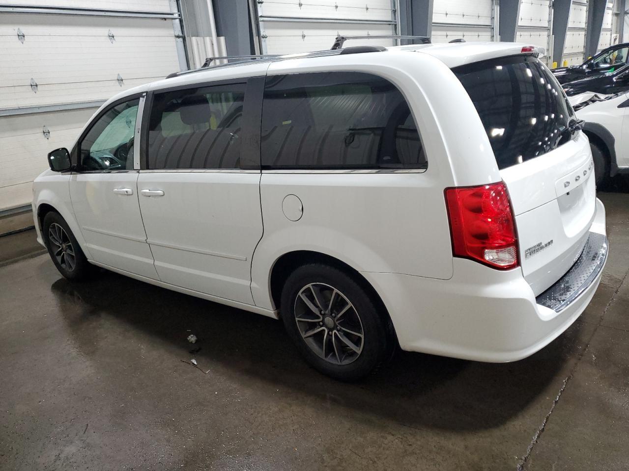 2017 Dodge Grand Caravan Sxt - Фото 2
