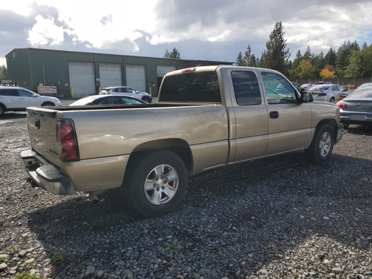 2004 Chevrolet Silverado C1500 - Фото 3