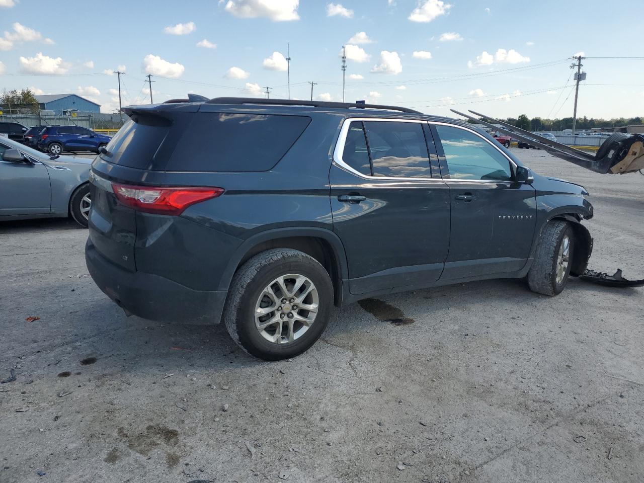 2021 Chevrolet Traverse Lt - Фото 3