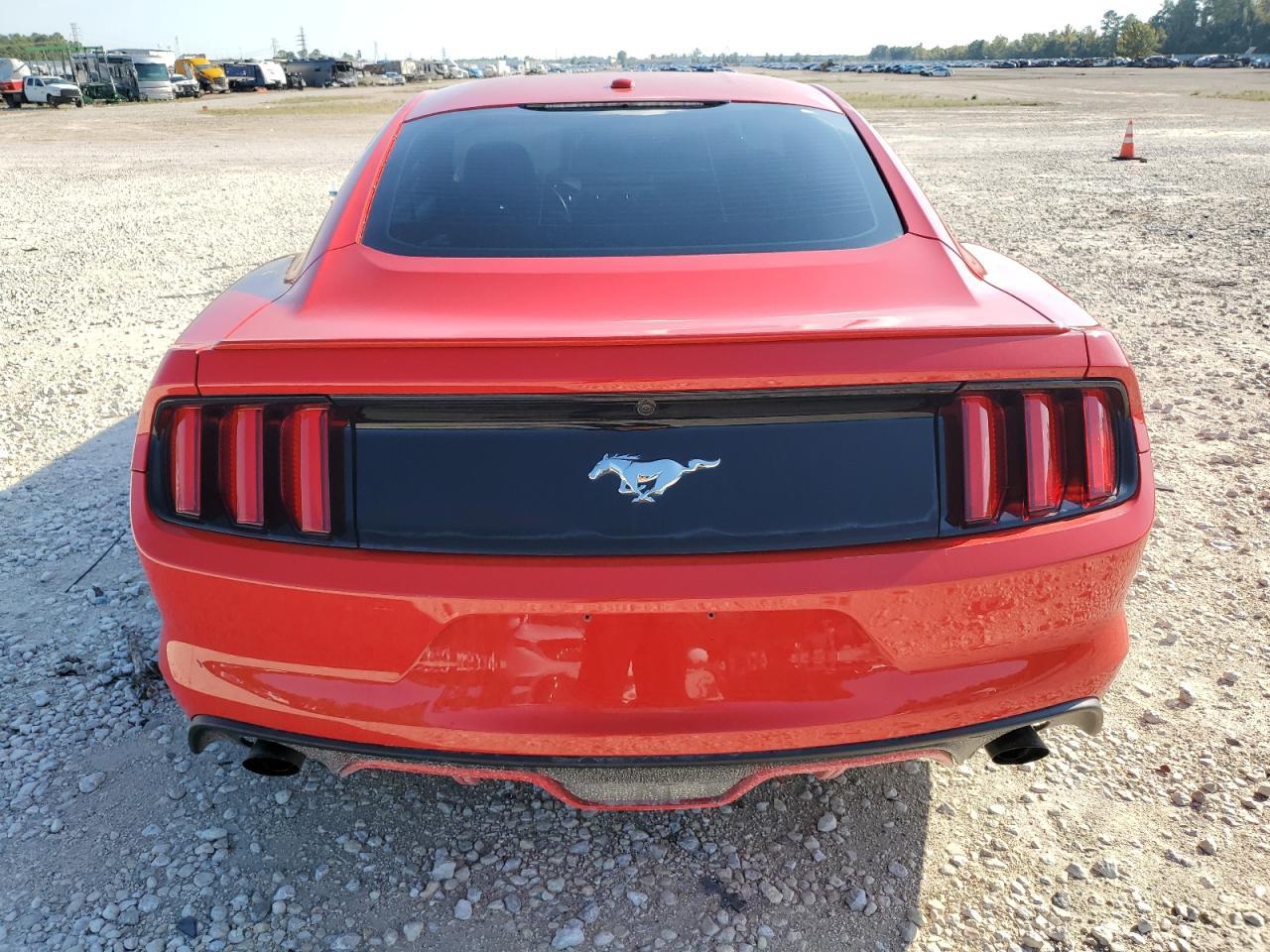 2015 Ford Mustang - Фото 6