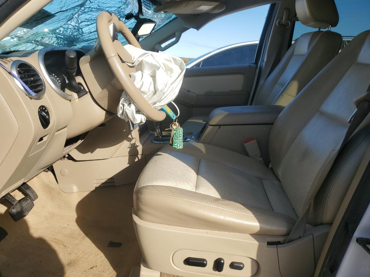 2010 Mercury Mountaineer Premier - Image 7