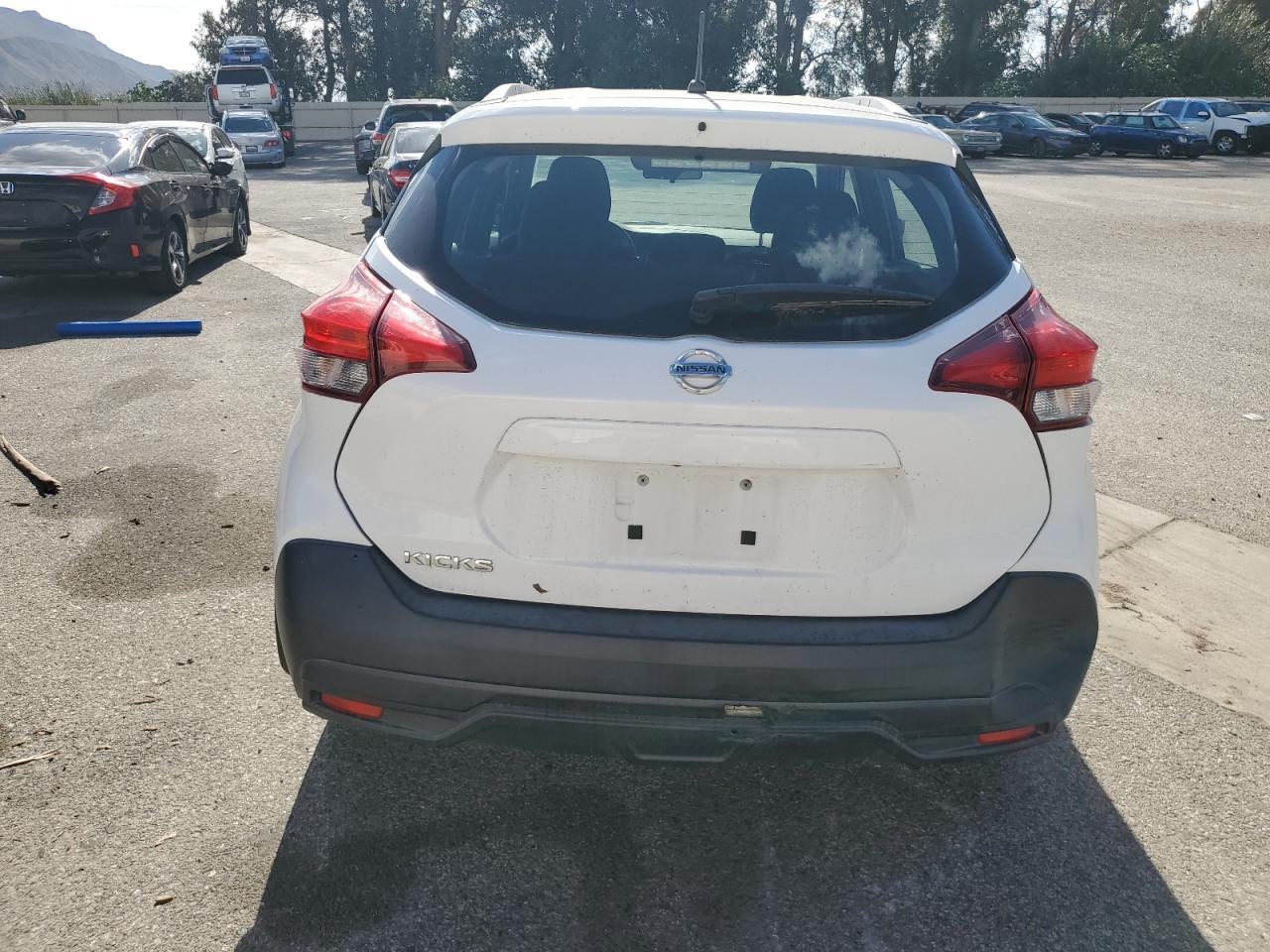 2018 Nissan Kicks S - Image 6