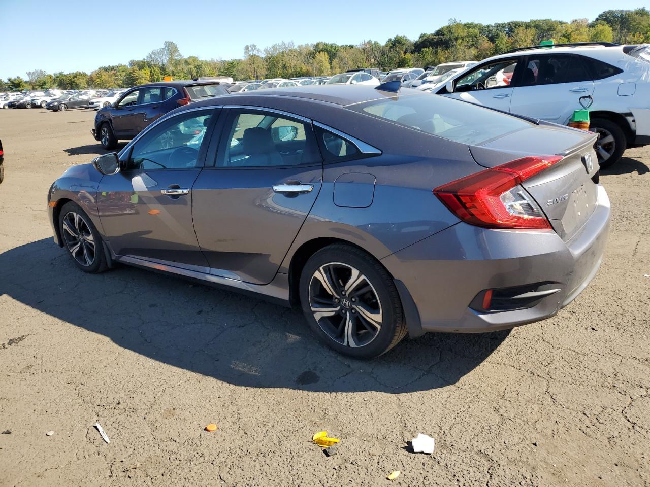 2016 Honda Civic Touring - Image 2