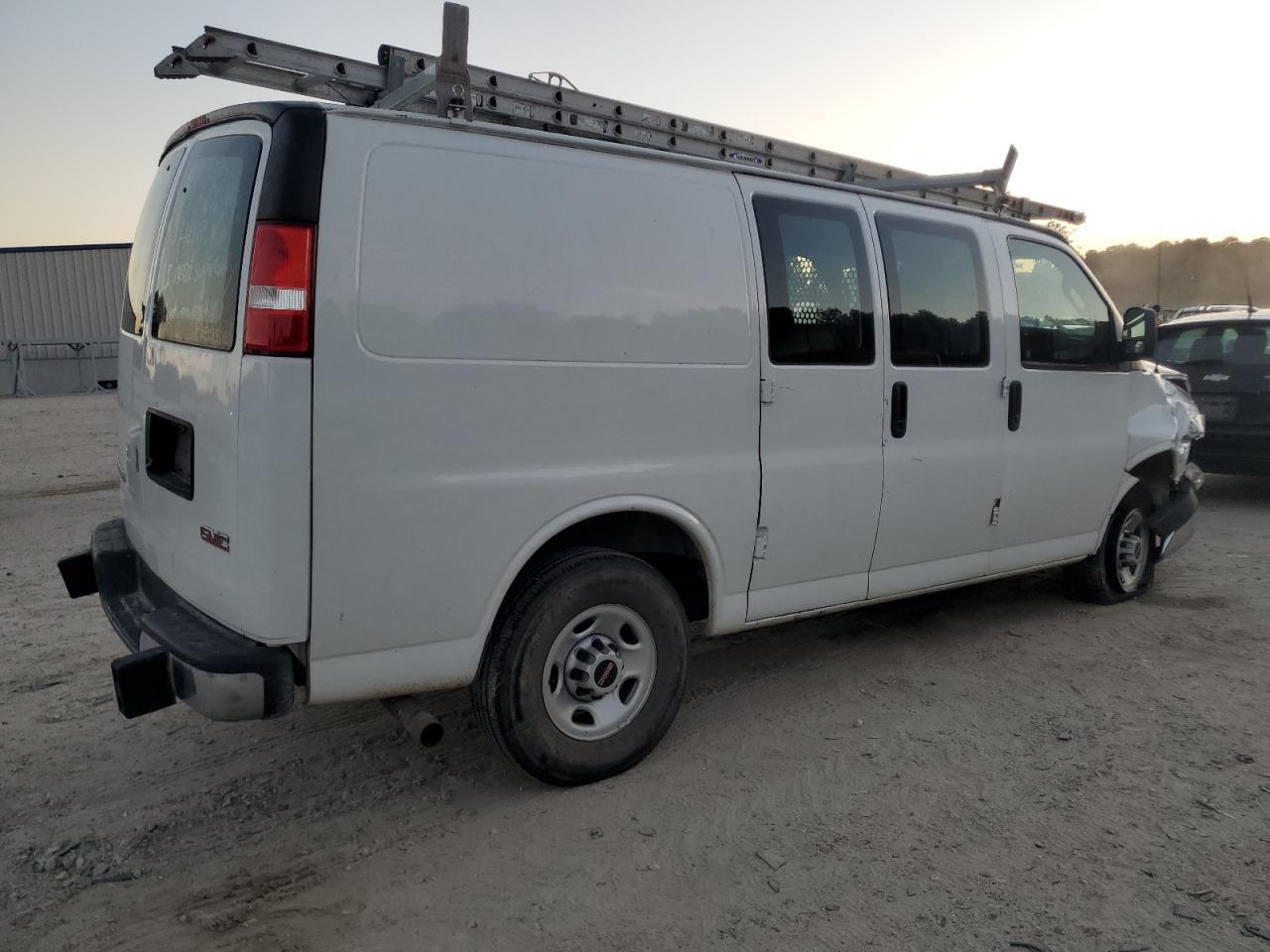 2021 GMC Savana G2500 - Фото 3