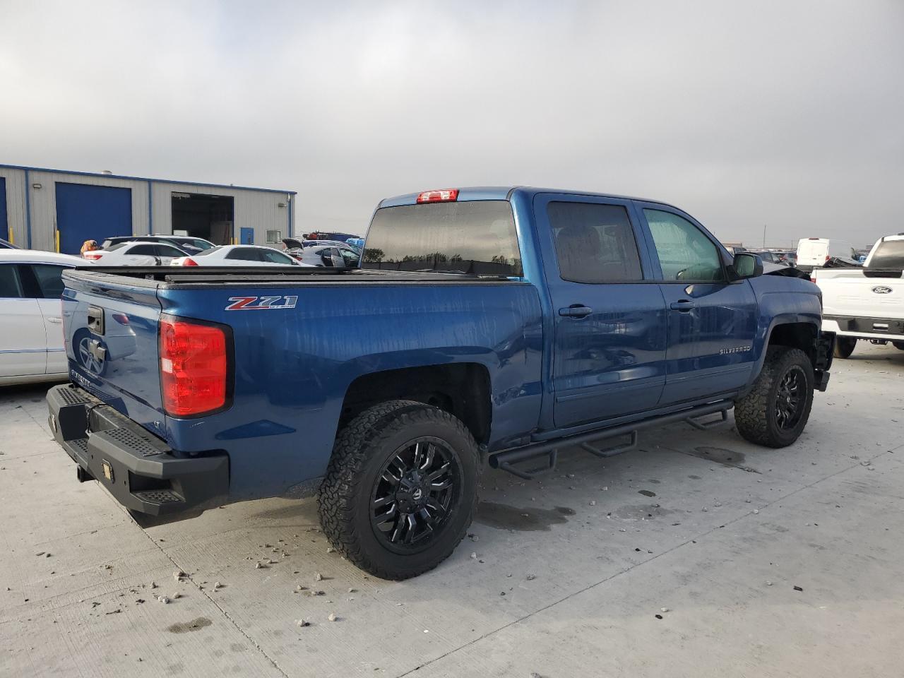 2017 Chevrolet Silverado K1500 Lt - Image 3