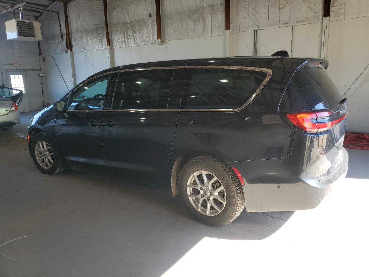 2023 Chrysler Pacifica Touring L - Фото 2