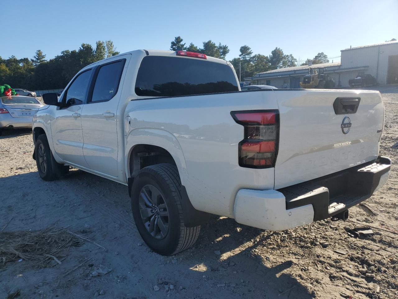 2025 Nissan Frontier S - Фото 2