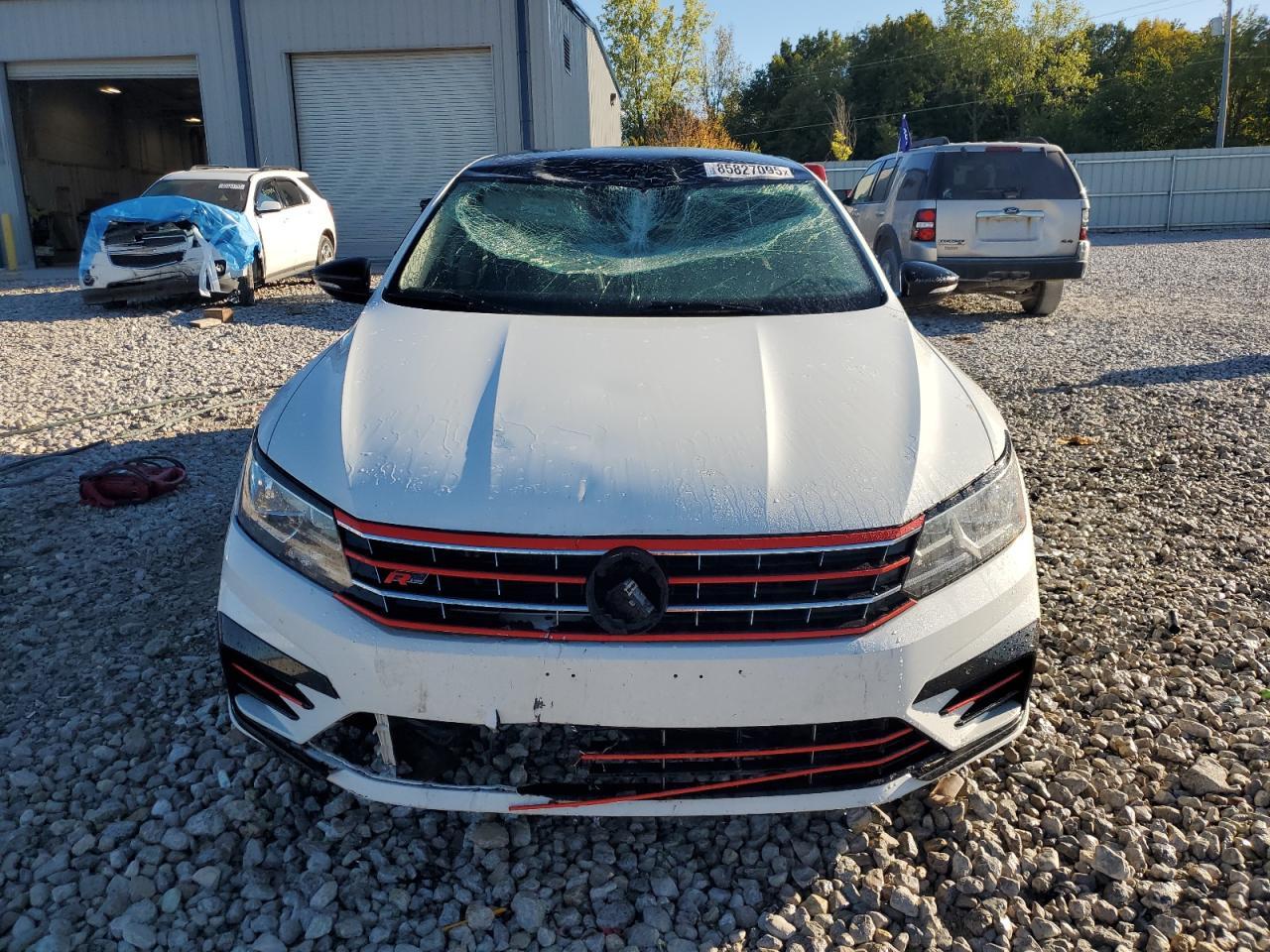 2017 Volkswagen Passat R-Line - Image 5