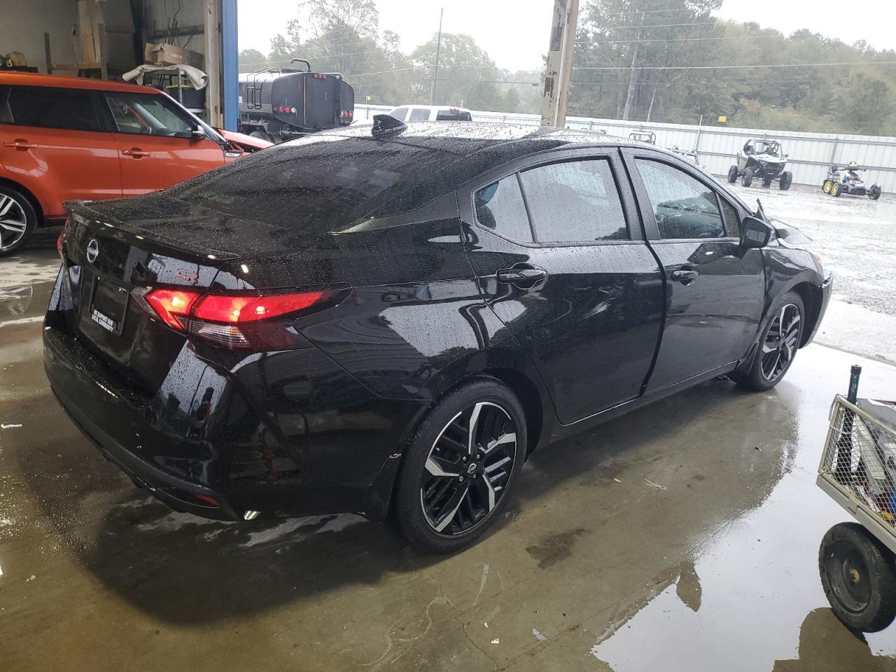 2025 Nissan Versa Sr - Фото 3