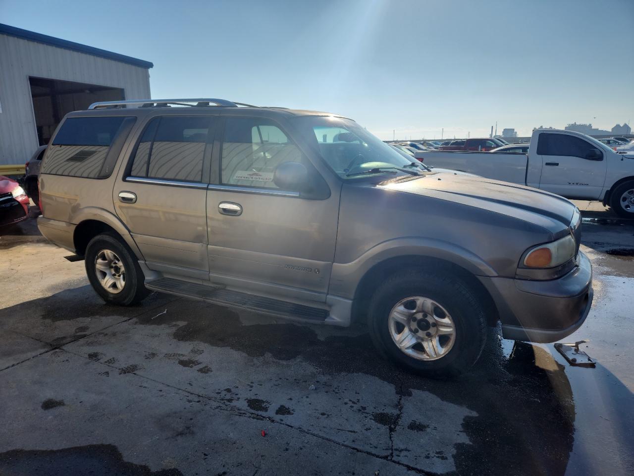 2002 Lincoln Navigator - Image 4