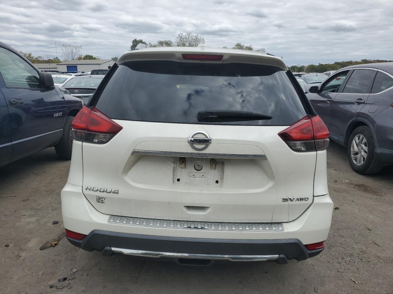 2018 Nissan Rogue S - Image 6
