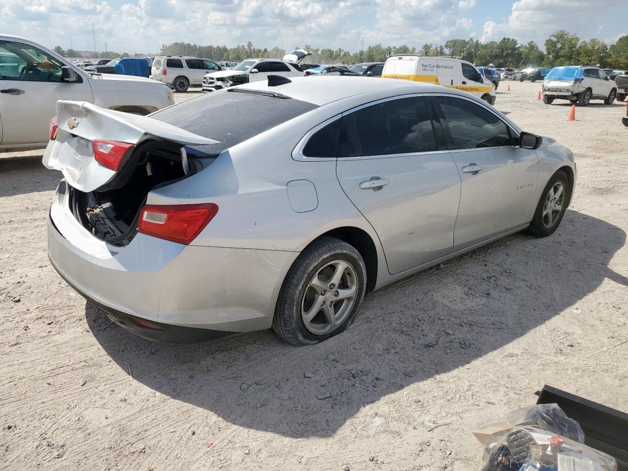 2018 Chevrolet Malibu Ls - Image 3