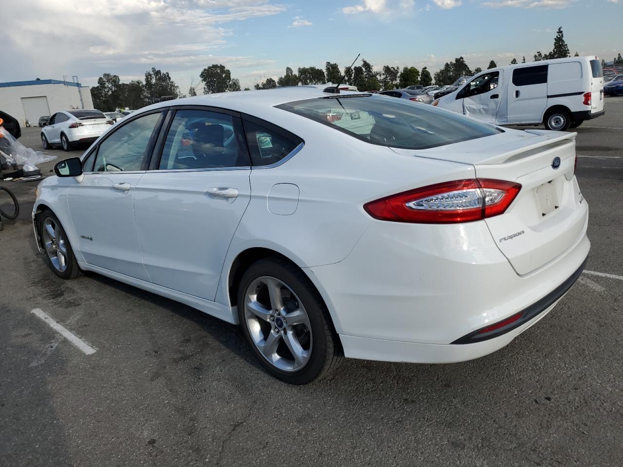 2014 Ford Fusion Se Hybrid - Фото 2