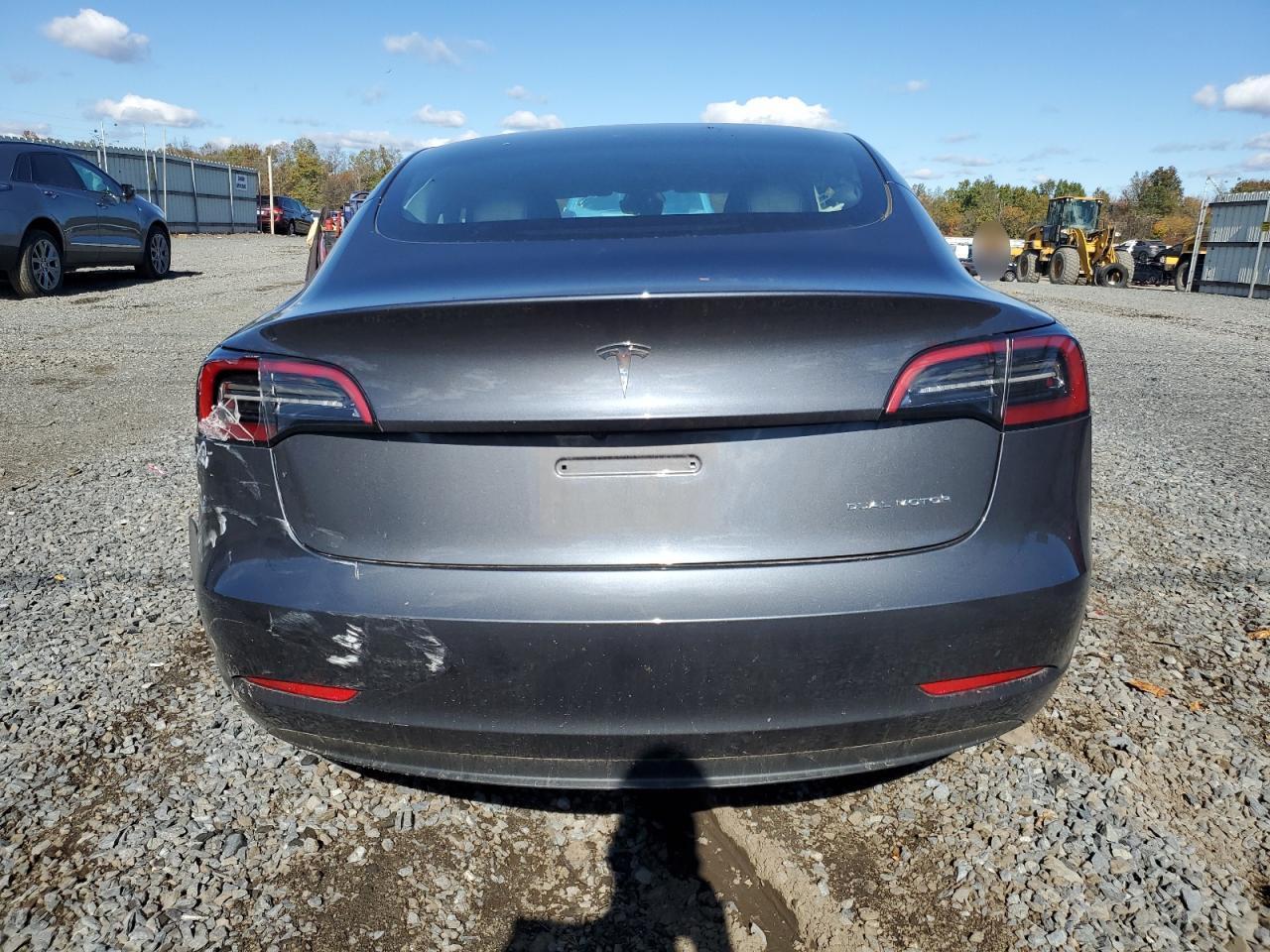 2023 Tesla Model 3 - Фото 6