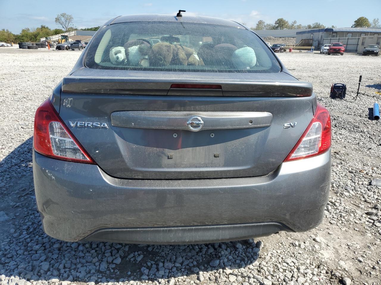 2017 Nissan Versa S - Фото 6