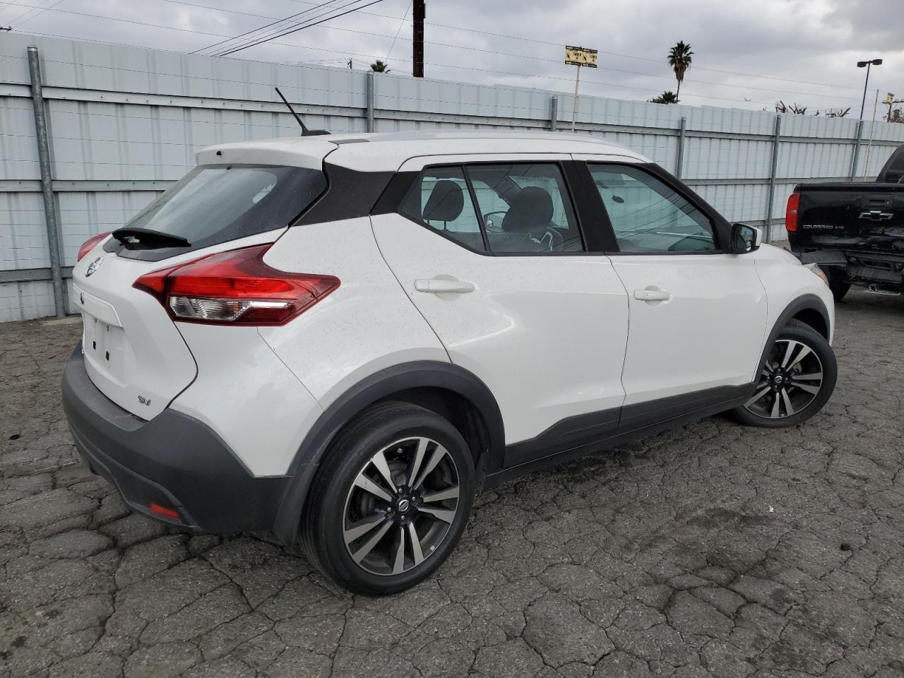 2019 Nissan Kicks S - Image 3