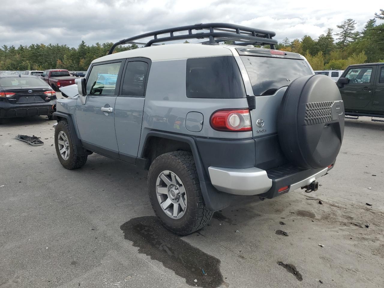 2014 Toyota Fj Cruiser - Image 2