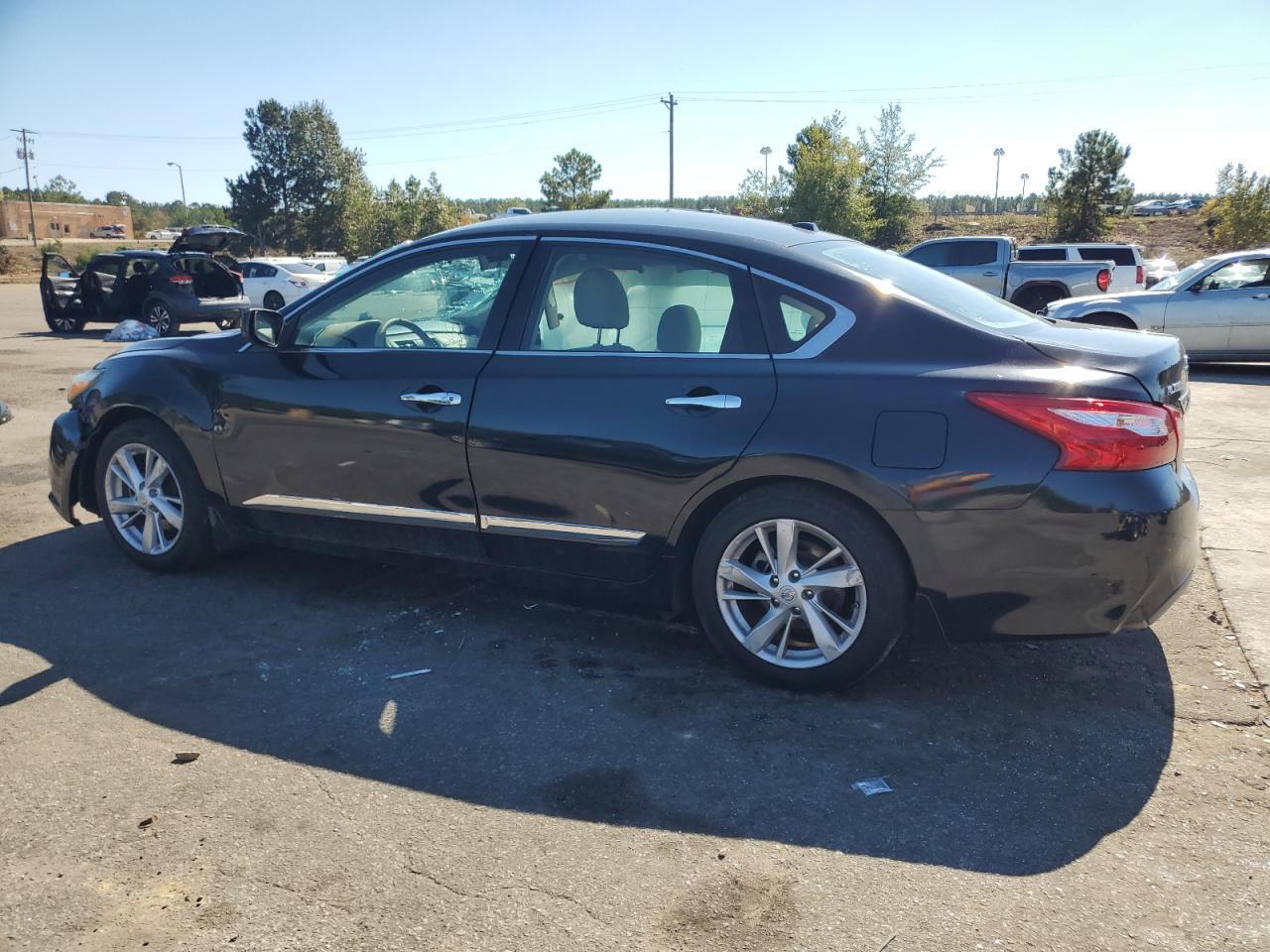 2016 Nissan Altima 2.5 - Фото 2