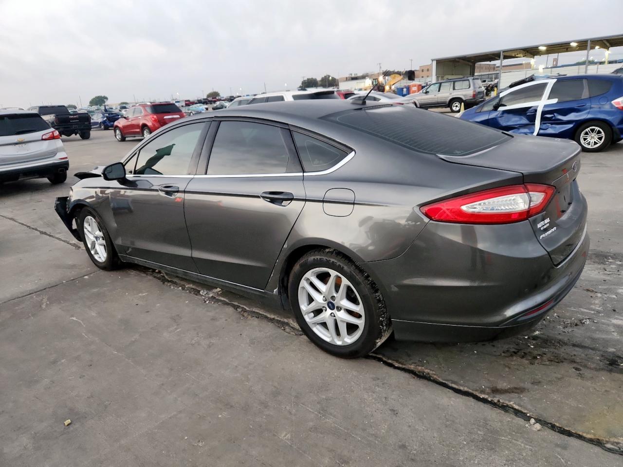 2016 Ford Fusion Se - Фото 2