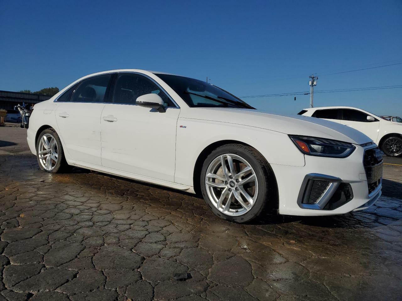 2023 Audi A4 Premium 45 - Фото 4