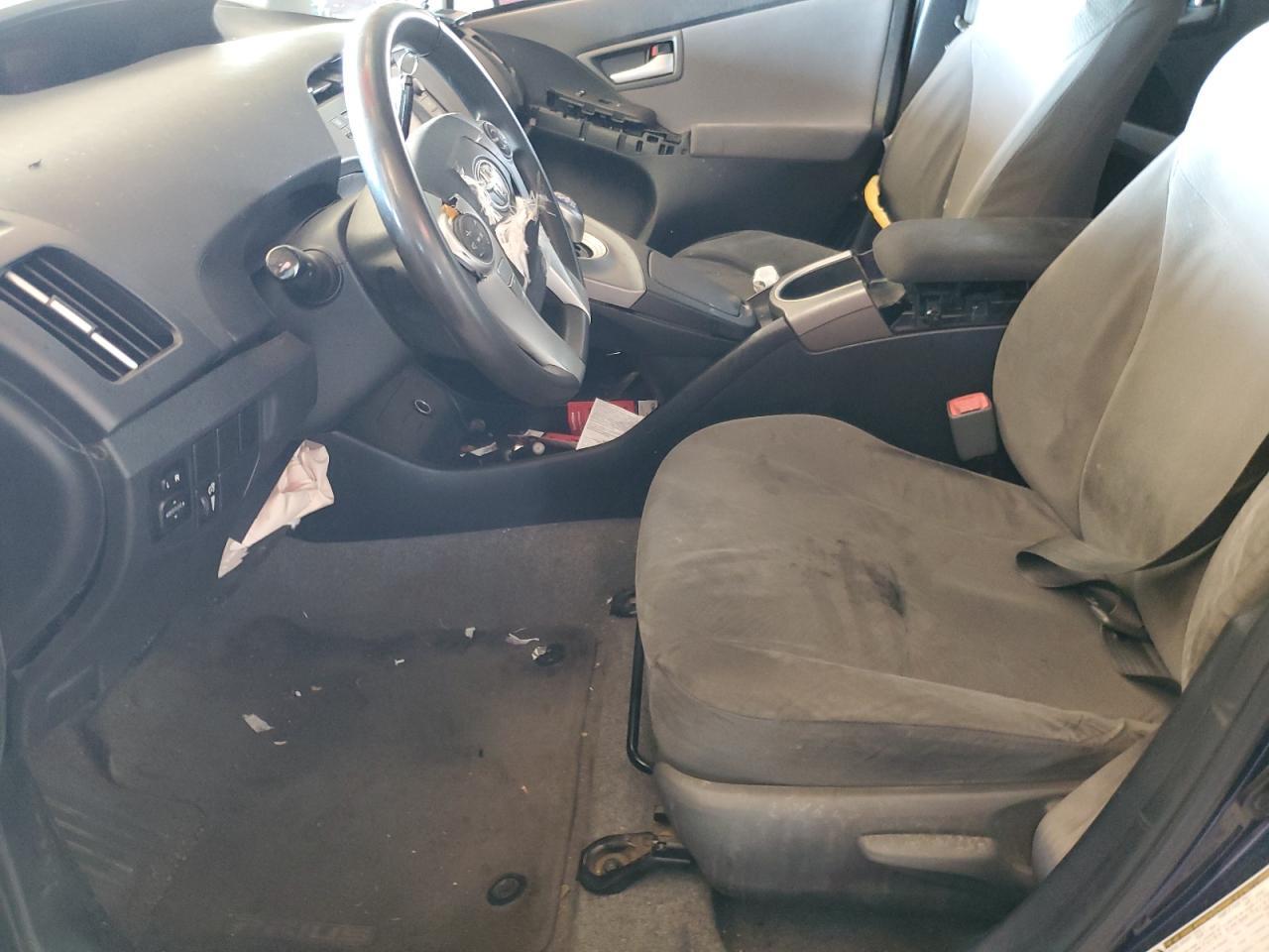 2013 Toyota Prius - Фото 7