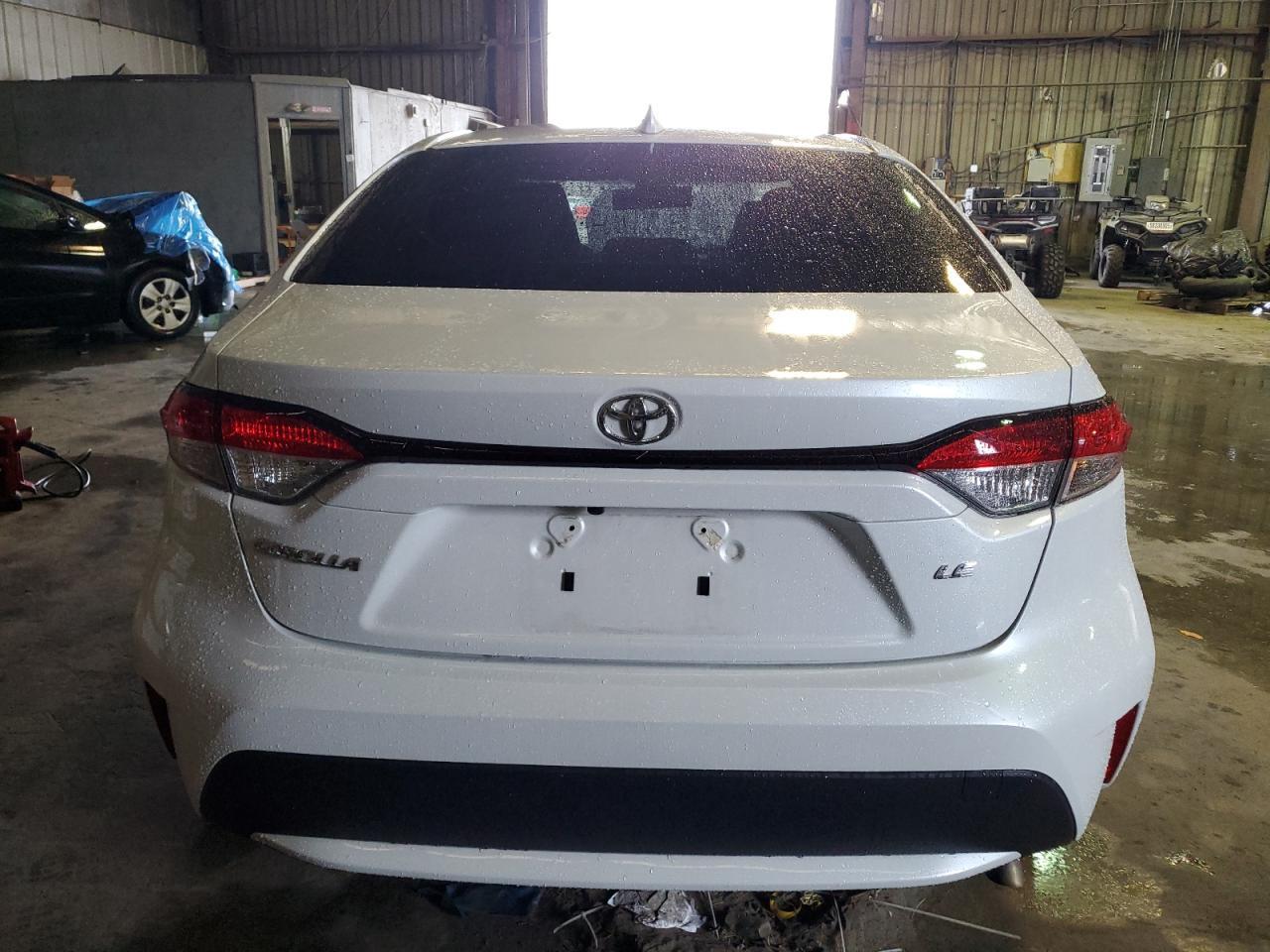 2022 Toyota Corolla Le - Image 6