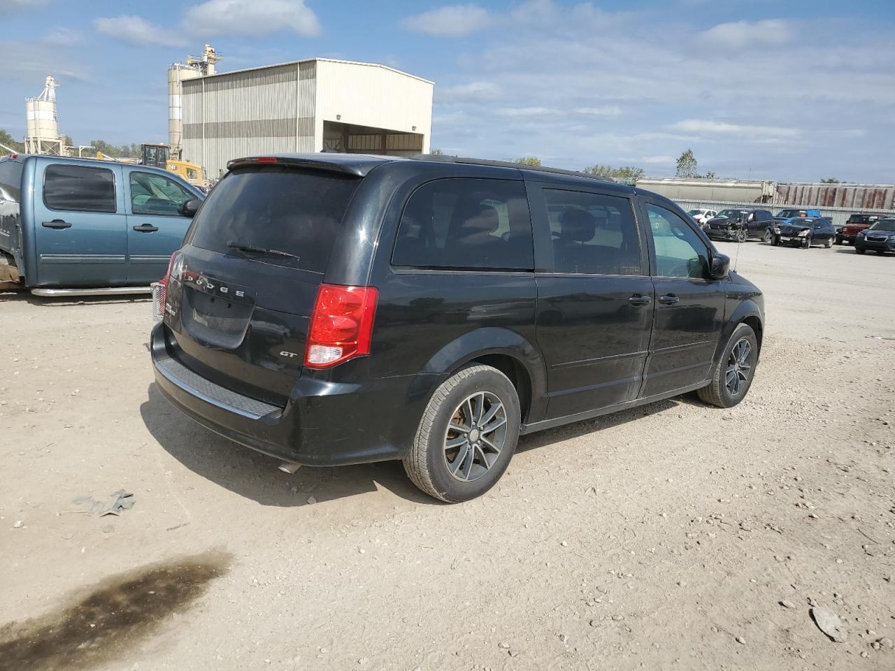 2017 Dodge Grand Caravan Gt - Image 3