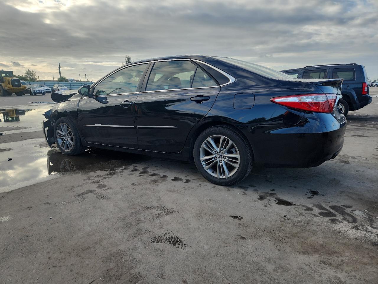 2017 Toyota Camry Le - Фото 2